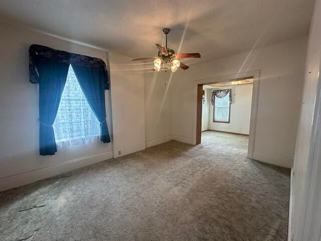 608 E 6TH ST - Photo 2