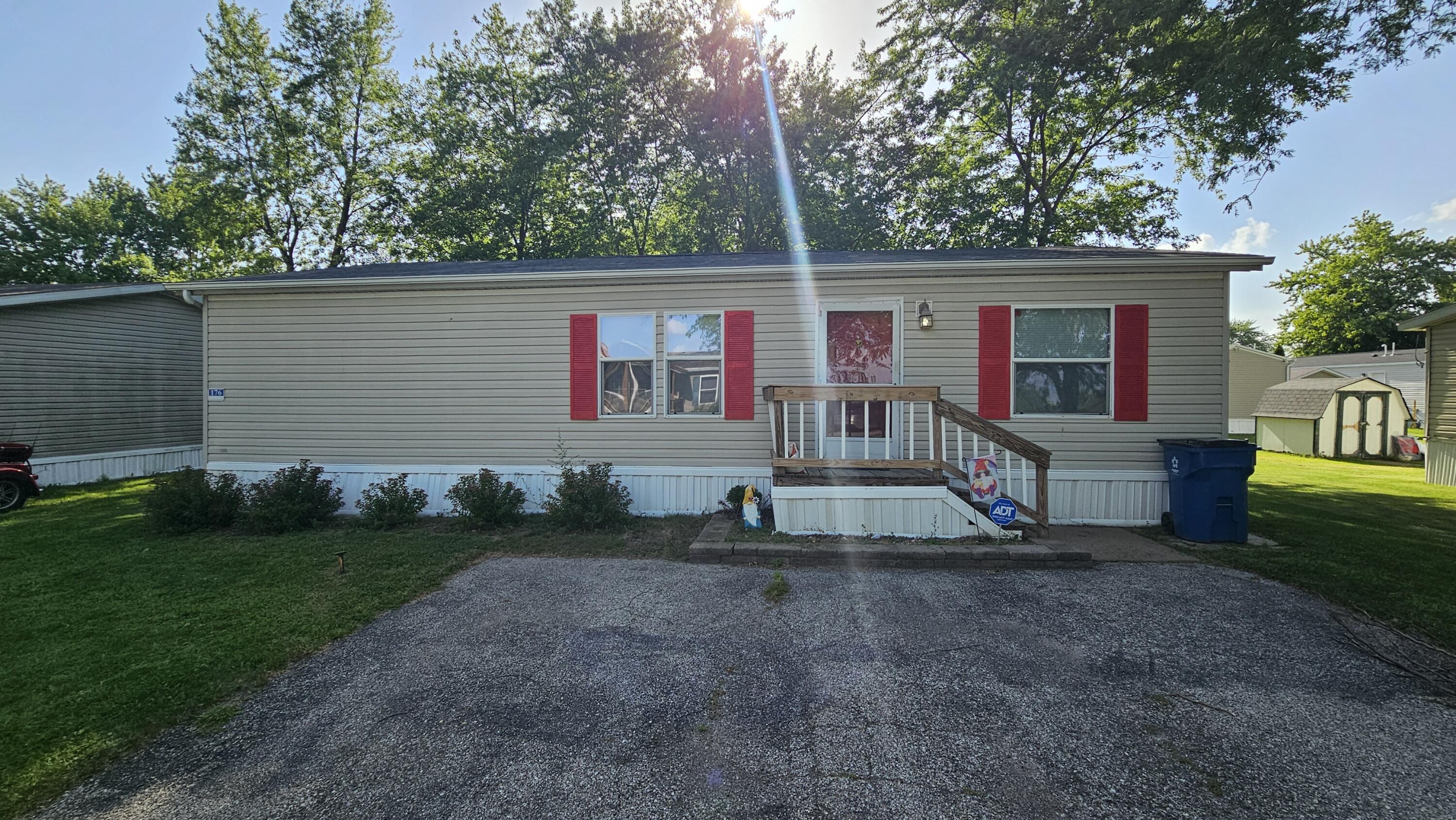 Photo 1 of 22 — 7171 W 60TH ST LOT 176, Davenport, IA 52804