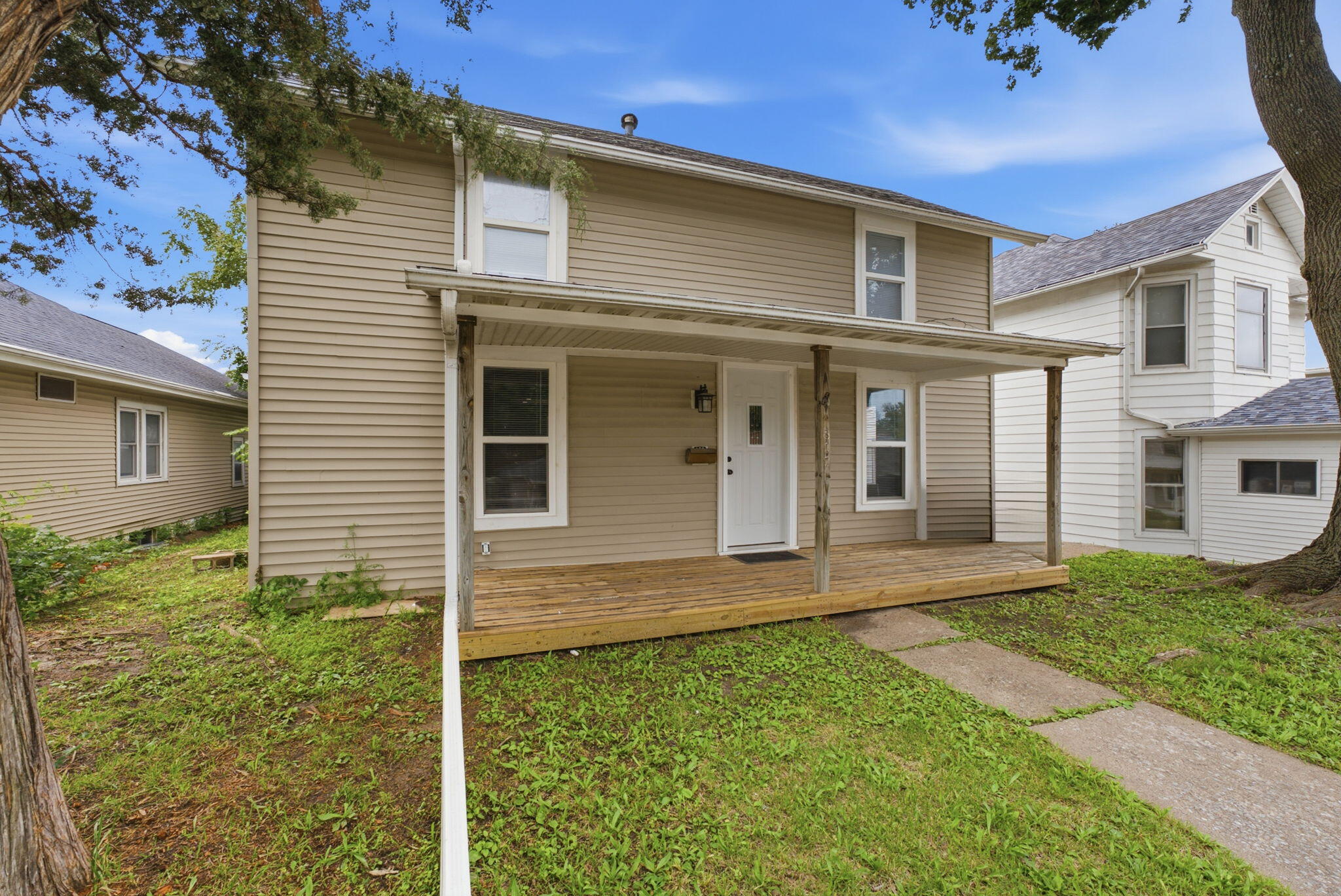 817 CEDAR ST - Photo 2