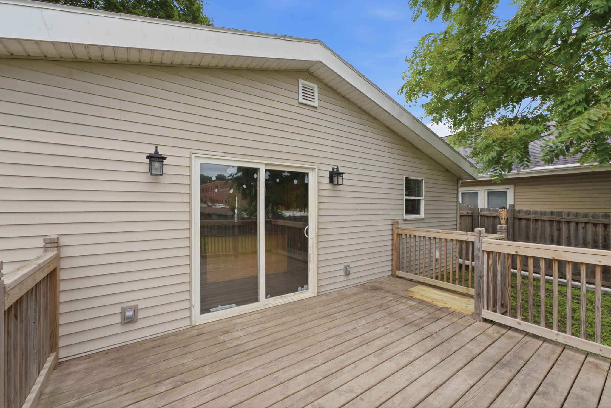 817 CEDAR ST - Photo 3