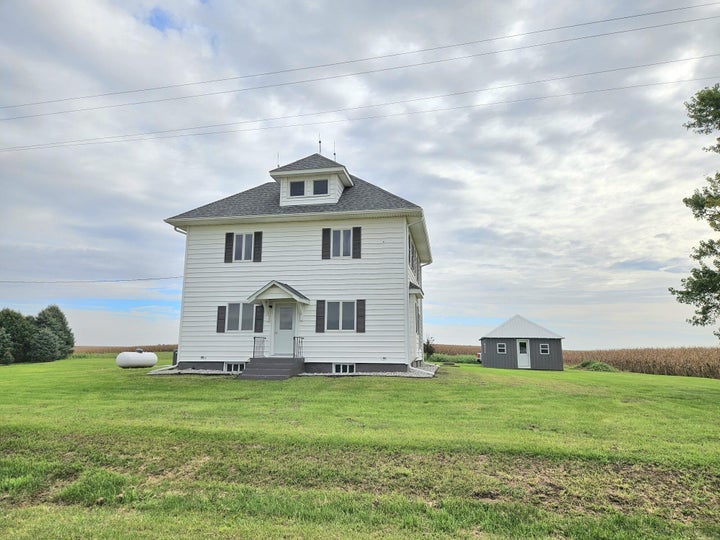 Photo 1 of 16 — 1608 UNION, Bennett, IA 52721