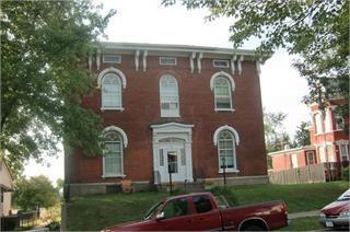306 W 3rd St