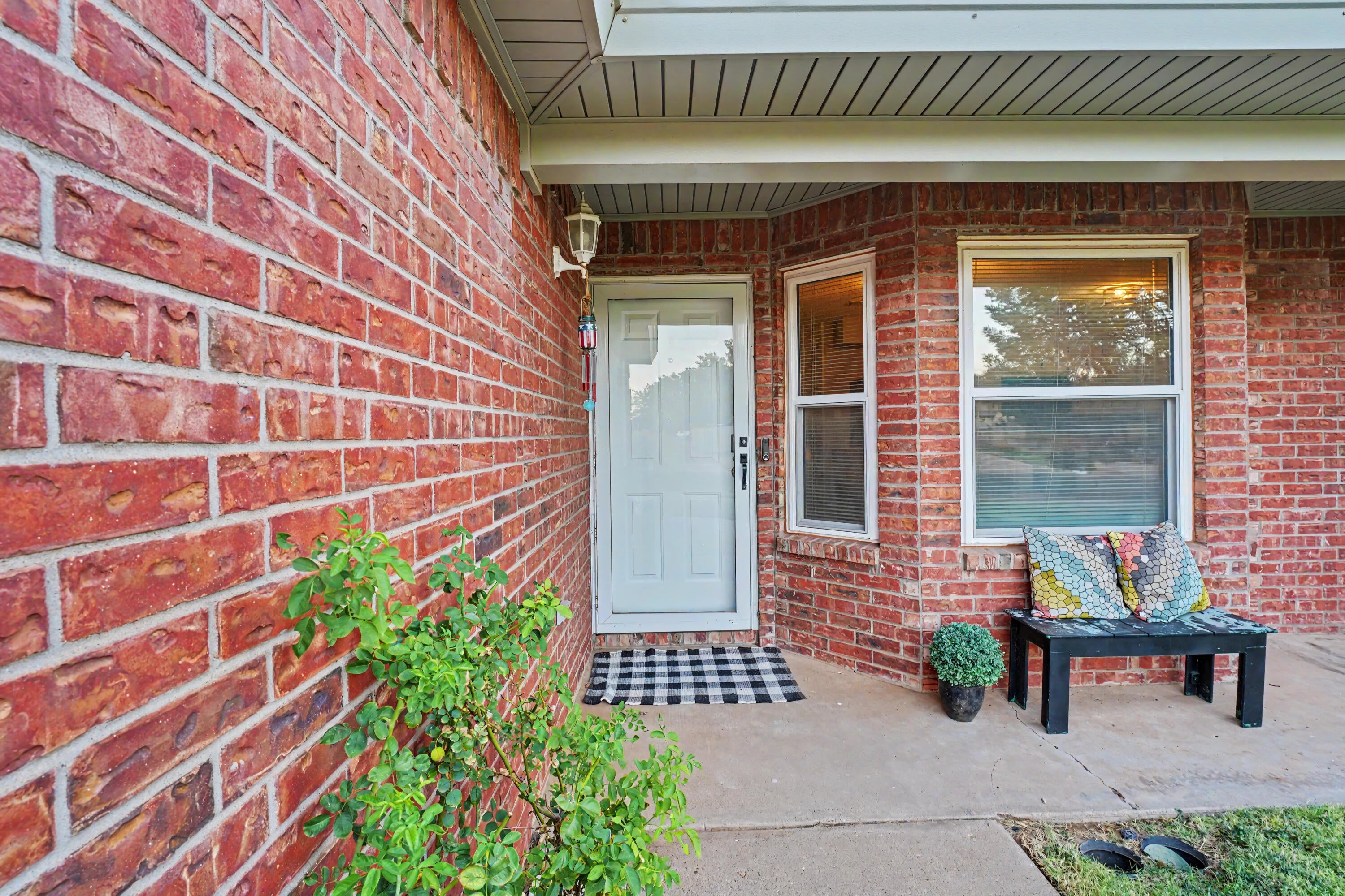 5604 96th Street - Photo 2