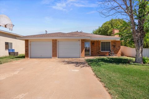 Photo of 206 W 7th Street, Sundown, TX 79372 (MLS # 202605623)