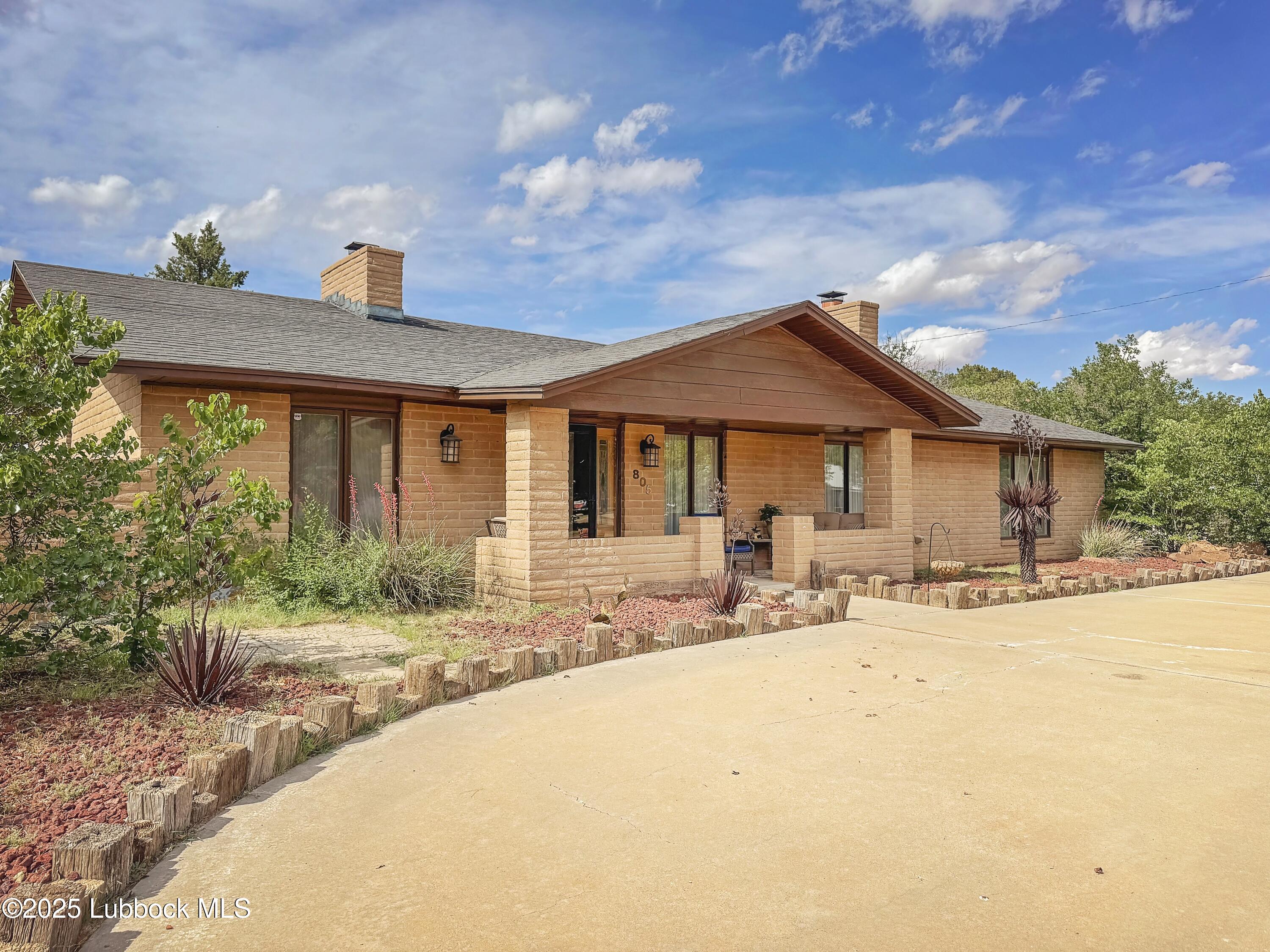 805 2nd Street, Plains, TX, 79355 1 805 2nd Street
