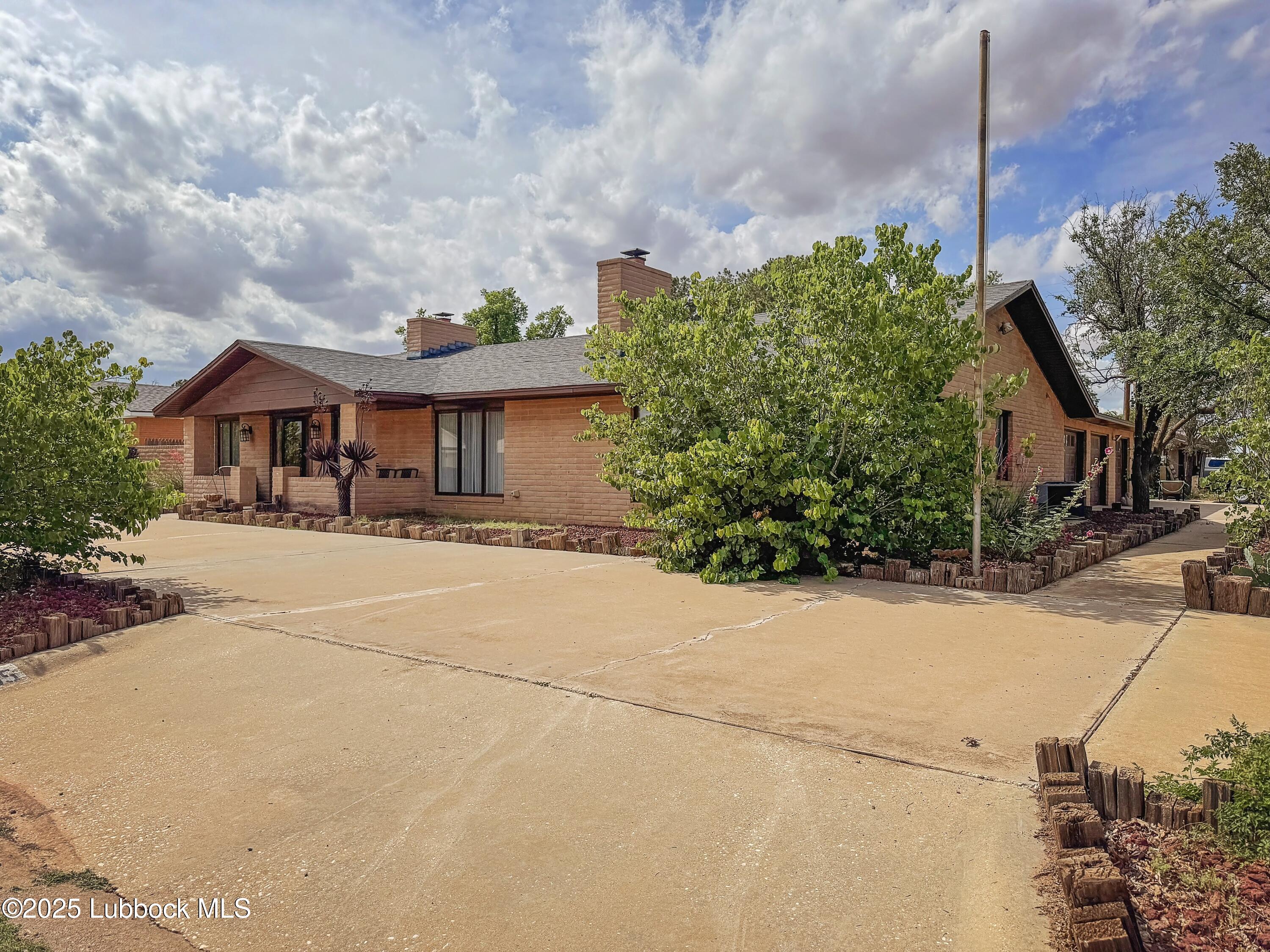 805 2nd Street, Plains, TX, 79355 2 805 2nd Street