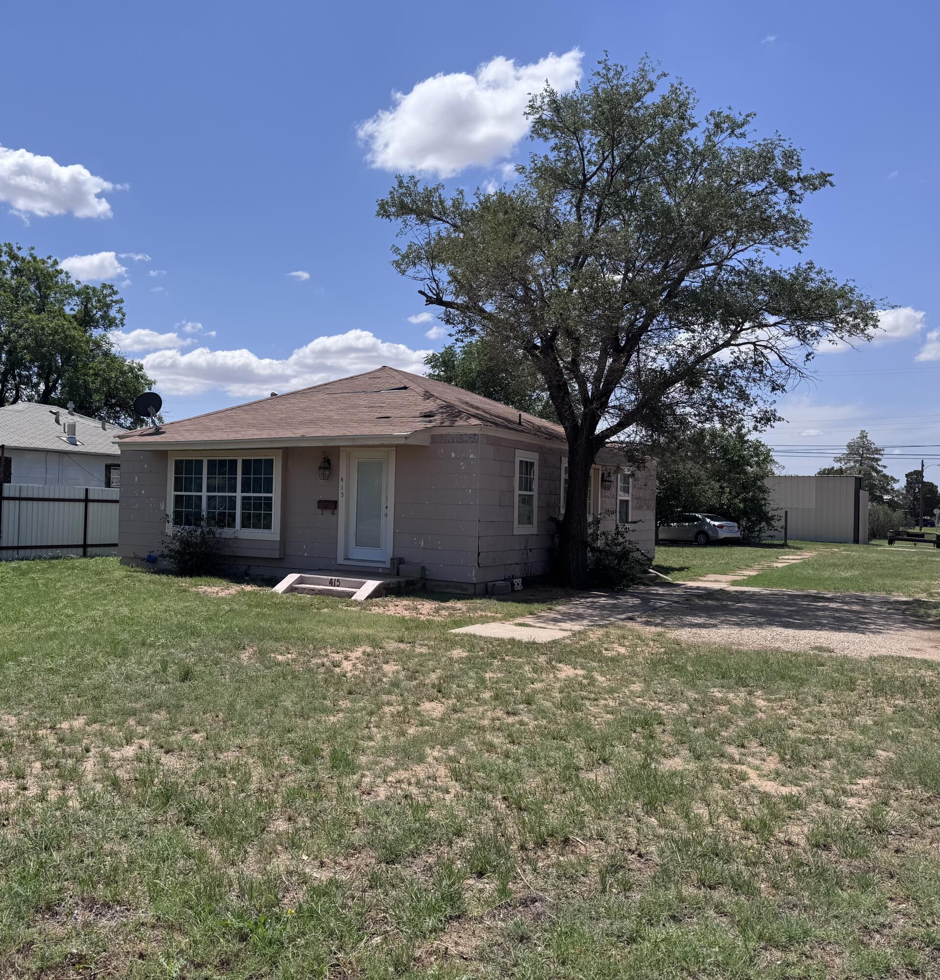 415 W 12th Street - Photo 3