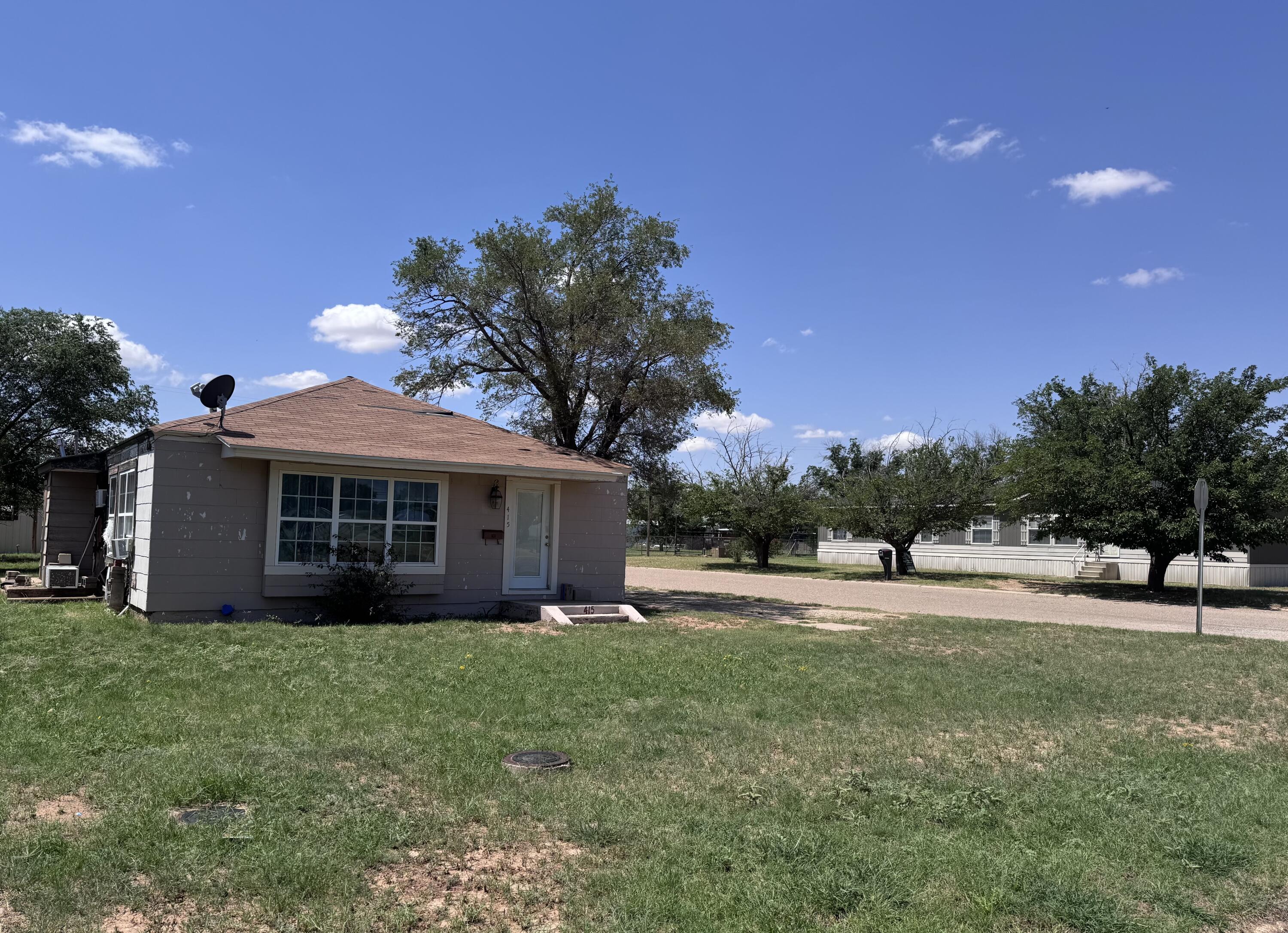 415 W 12th Street - Photo 4