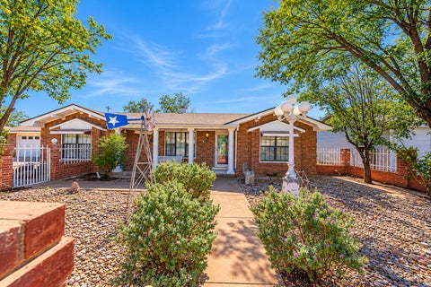 Photo of 2709 Baylor Street, Lubbock, TX 79415 (MLS # 202614459)