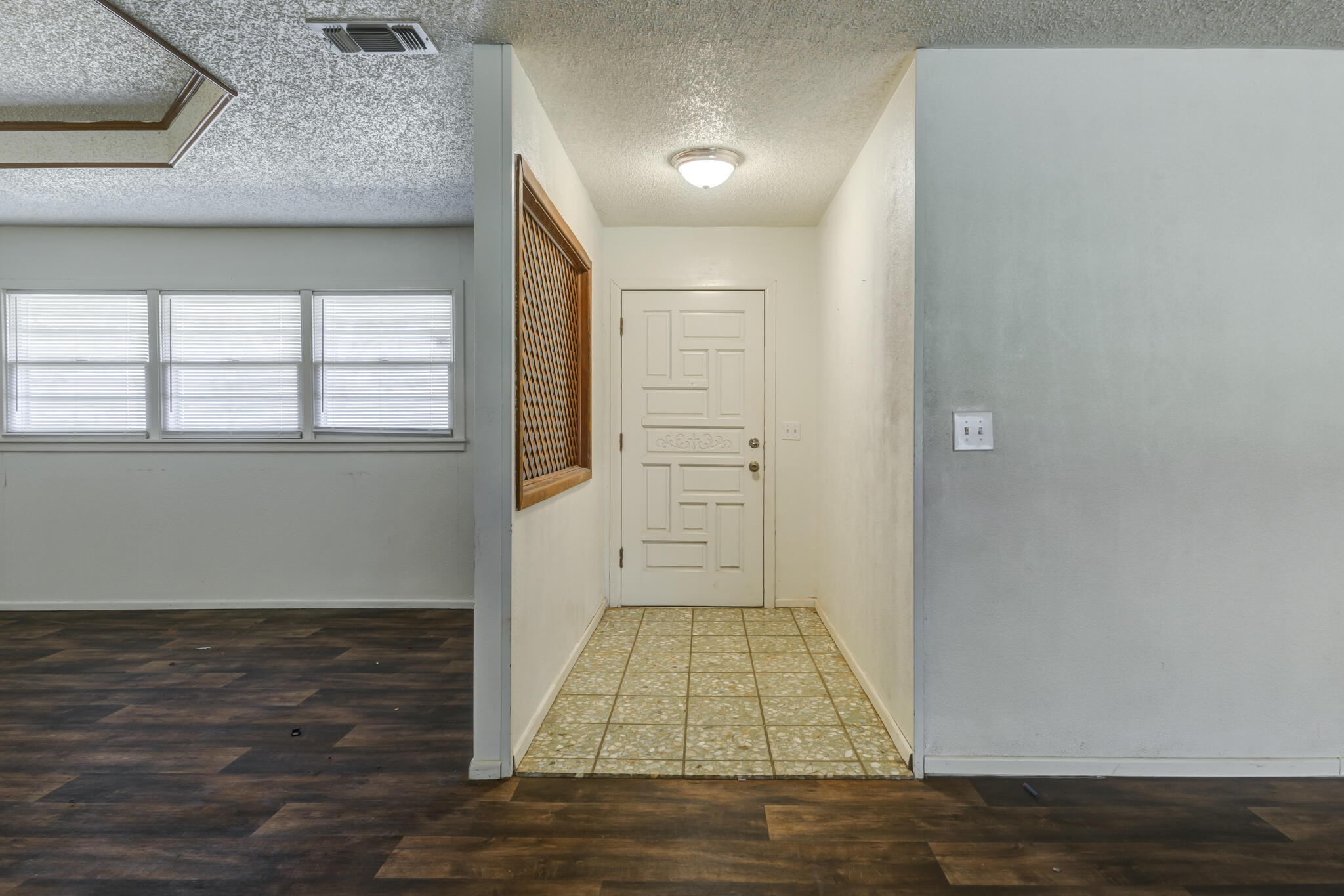 1212 E Broadway Street