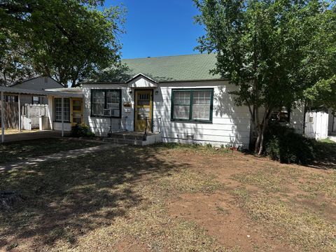 Photo of 2612 36th Street, Lubbock, TX 79413 (MLS # 202609750)