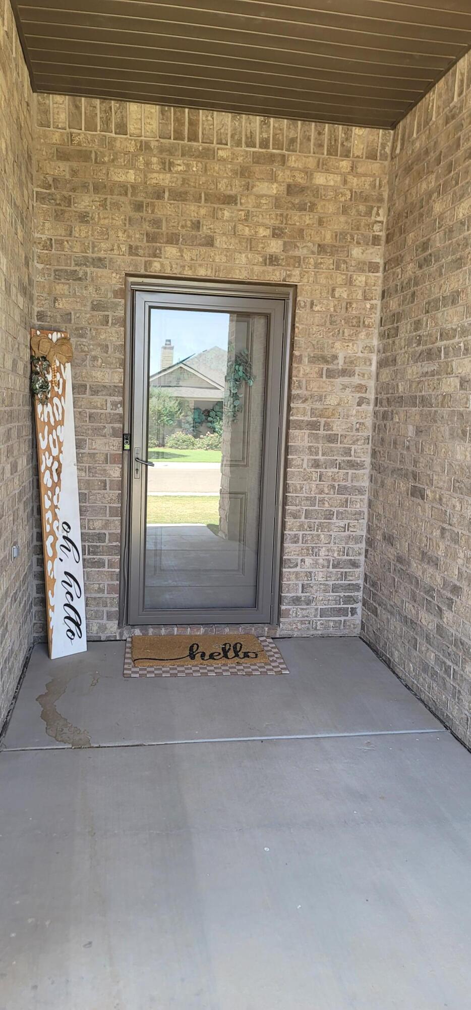 Spacious Covered Porch