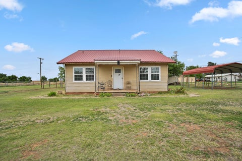 Photo of 618 W 1st Street, Crosbyton, TX 79322 (MLS # 202613200)