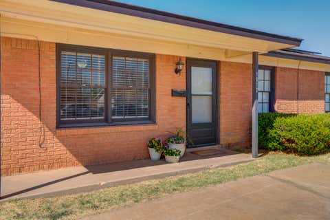 Photo of 1912 69th Street, Lubbock, TX 79412 (MLS # 202611782)