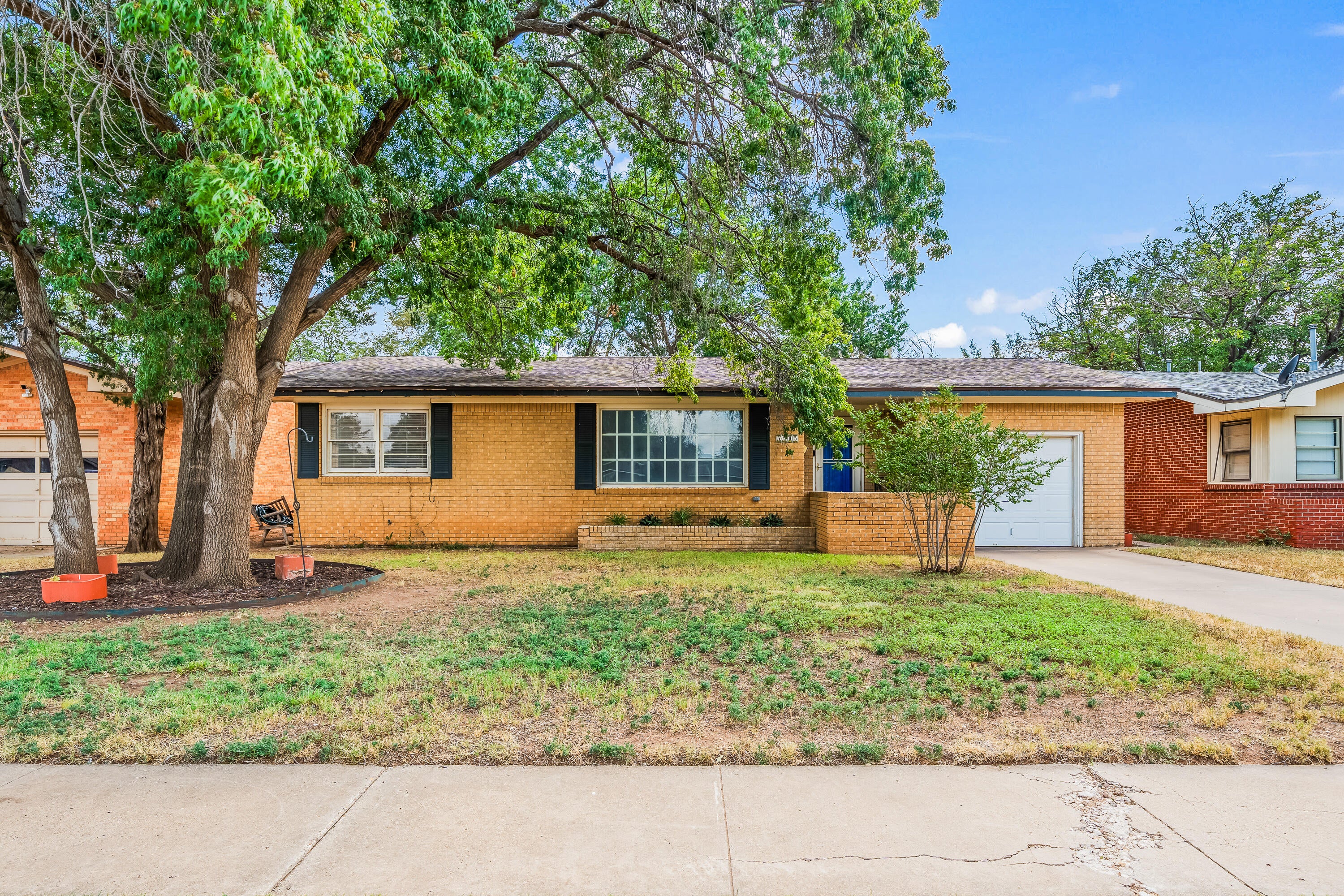 3505 38th Street - Photo 2