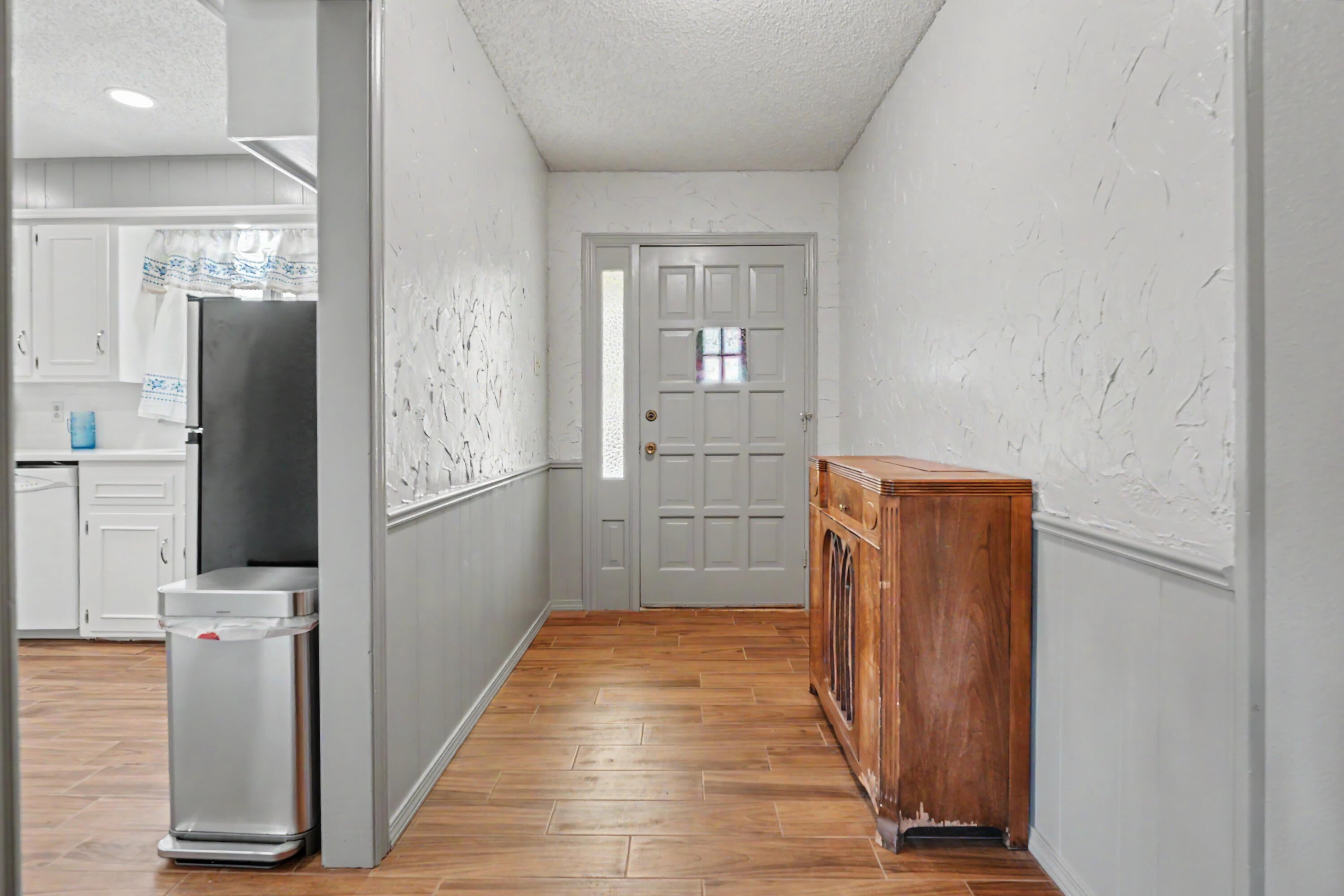 2602 77th Street - Photo 3