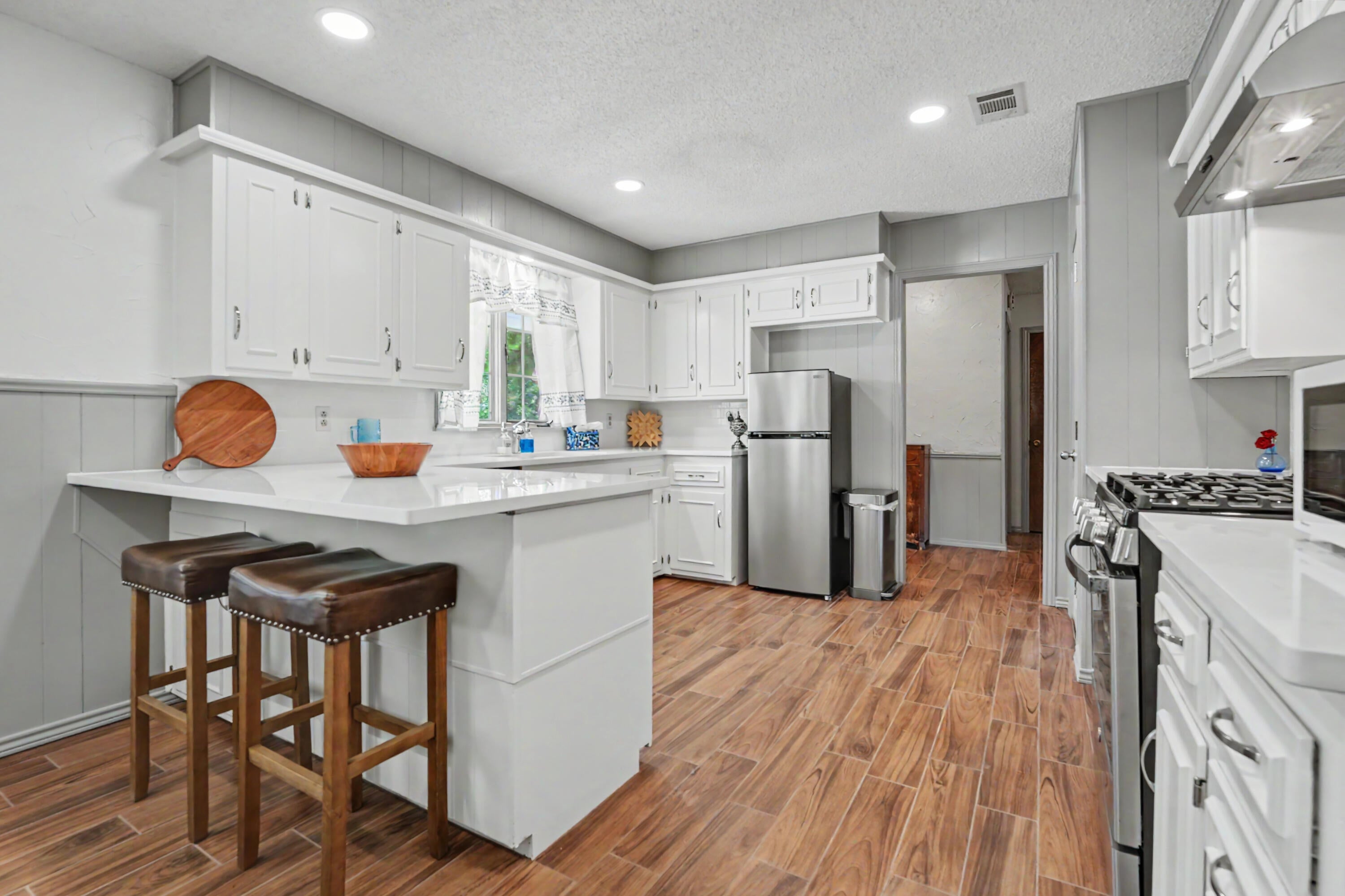 2602 77th Street - Photo 4