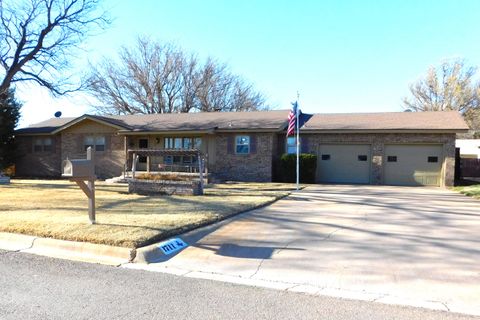 Photo of 1711 W Ave F, Muleshoe, TX 79347 (MLS # 202603616)