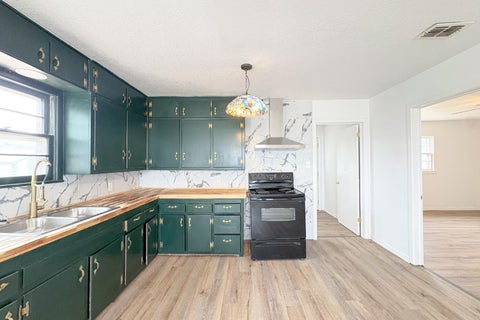 Photo of 809 W 5th Street, Wolfforth, TX 79382 (MLS # 202613923)