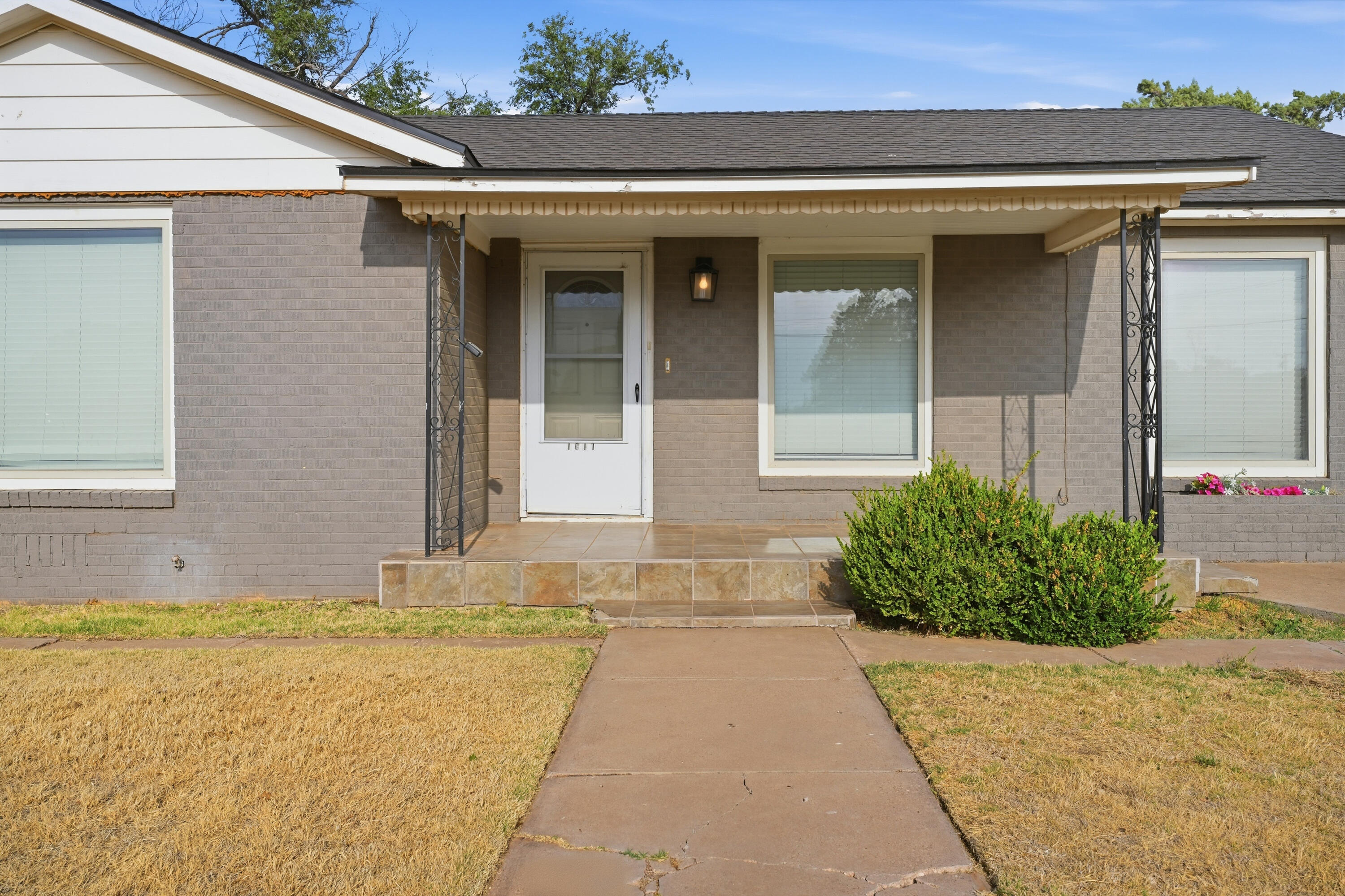 1011 Walnut Street