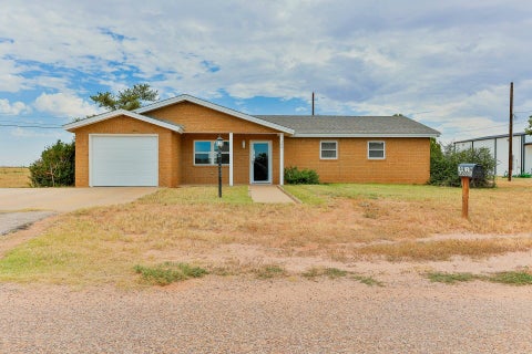 Photo of 100 15th Street, Seagraves, TX 79359 (MLS # 202610769)
