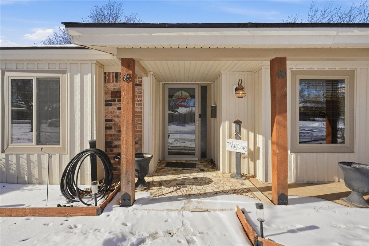 7704 Louisville Avenue