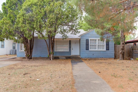 Photo of 2206 32nd Street, Lubbock, TX 79411 (MLS # 202613123)