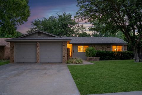 Photo of 4404 59th Street, Lubbock, TX 79414 (MLS # 202608173)