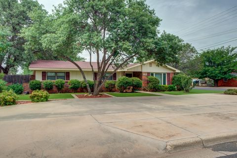 Photo of 2302 55th Street, Lubbock, TX 79412 (MLS # 202609014)