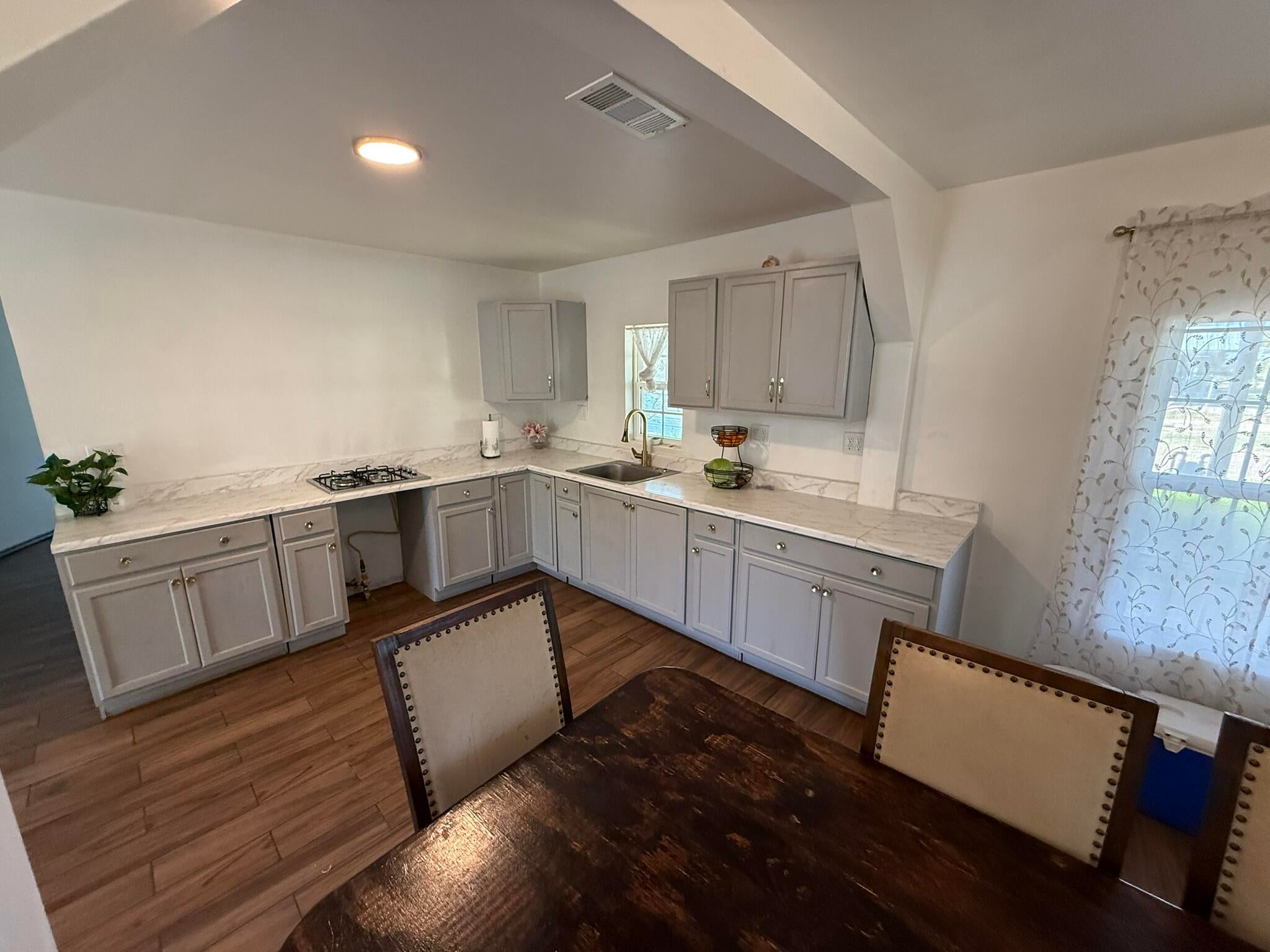 1301 W 4th Street - Photo 4