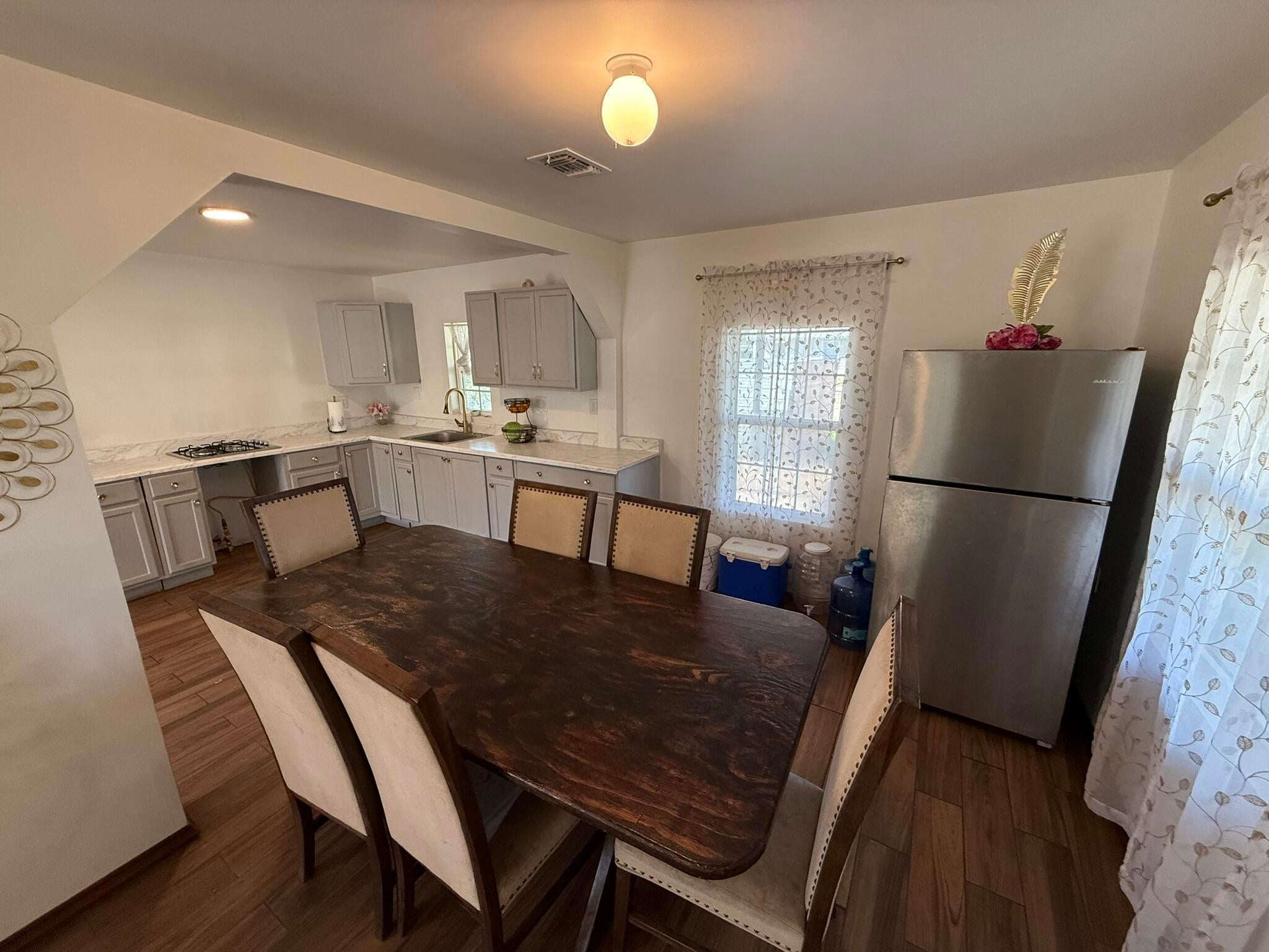 1301 W 4th Street - Photo 3