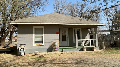 Photo of 1316 83rd Street, Lubbock, TX 79423 (MLS # 202609849)