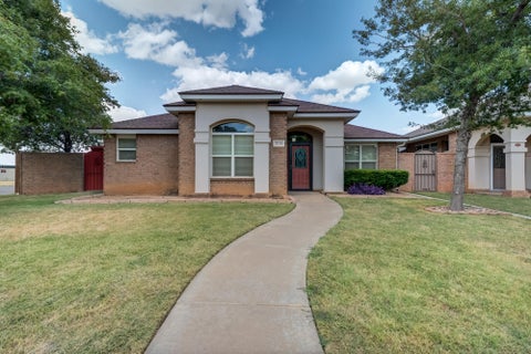 Photo of 3116 102nd Street, Lubbock, TX 79423 (MLS # 202612305)