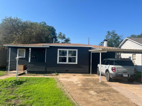 Photo of 4907 38th Street, Lubbock, TX 79414 (MLS # 202605518)