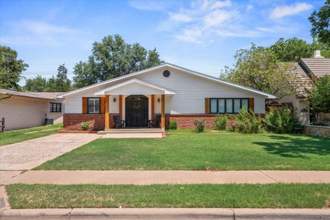 Photo of 2814 22nd Street, Lubbock, TX 79410 (MLS # 202609489)