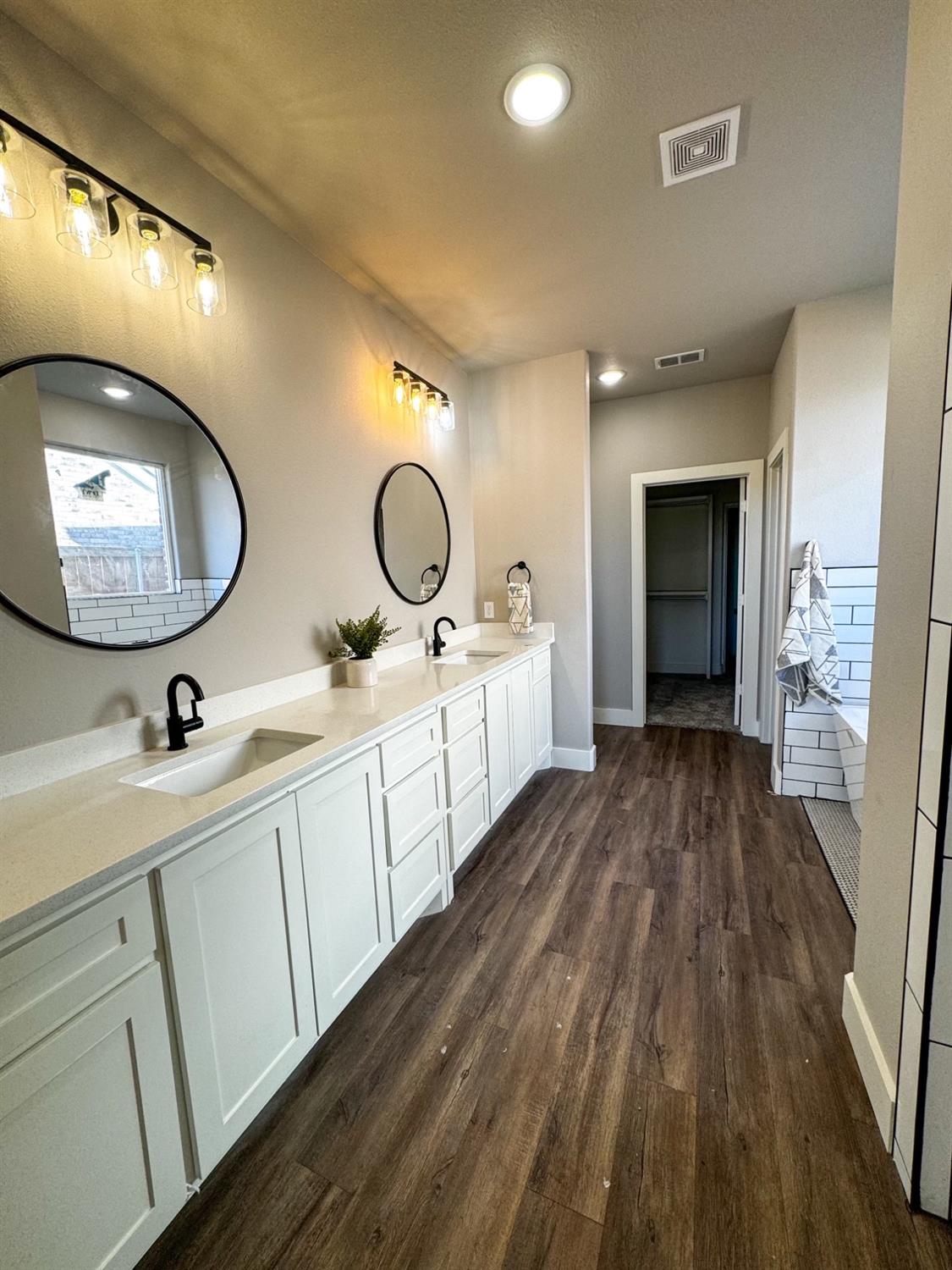 Lubbock, Texas 79416, United States, 4 Bedrooms Bedrooms, ,3 BathroomsBathrooms,Residential,Active,53117