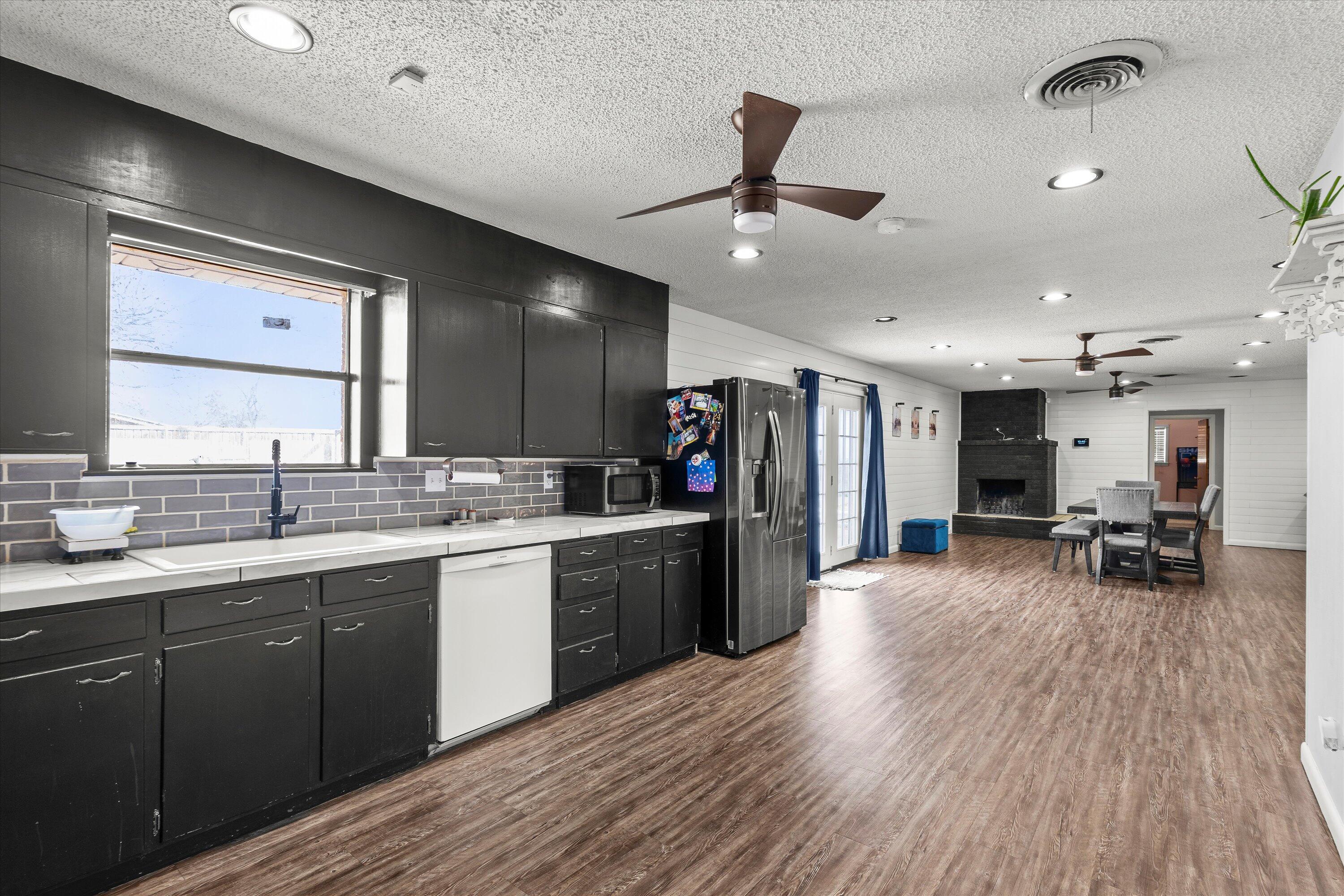 11-219 Redwood Ln