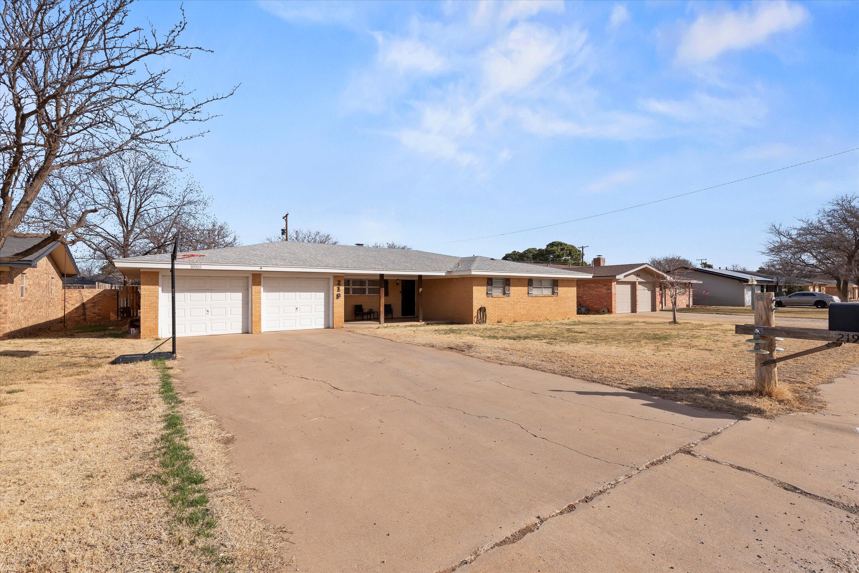 02-219 Redwood Ln