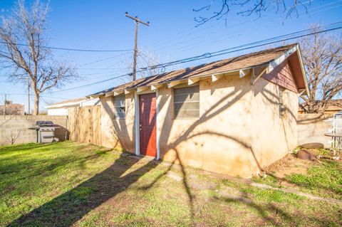 A home in Slaton