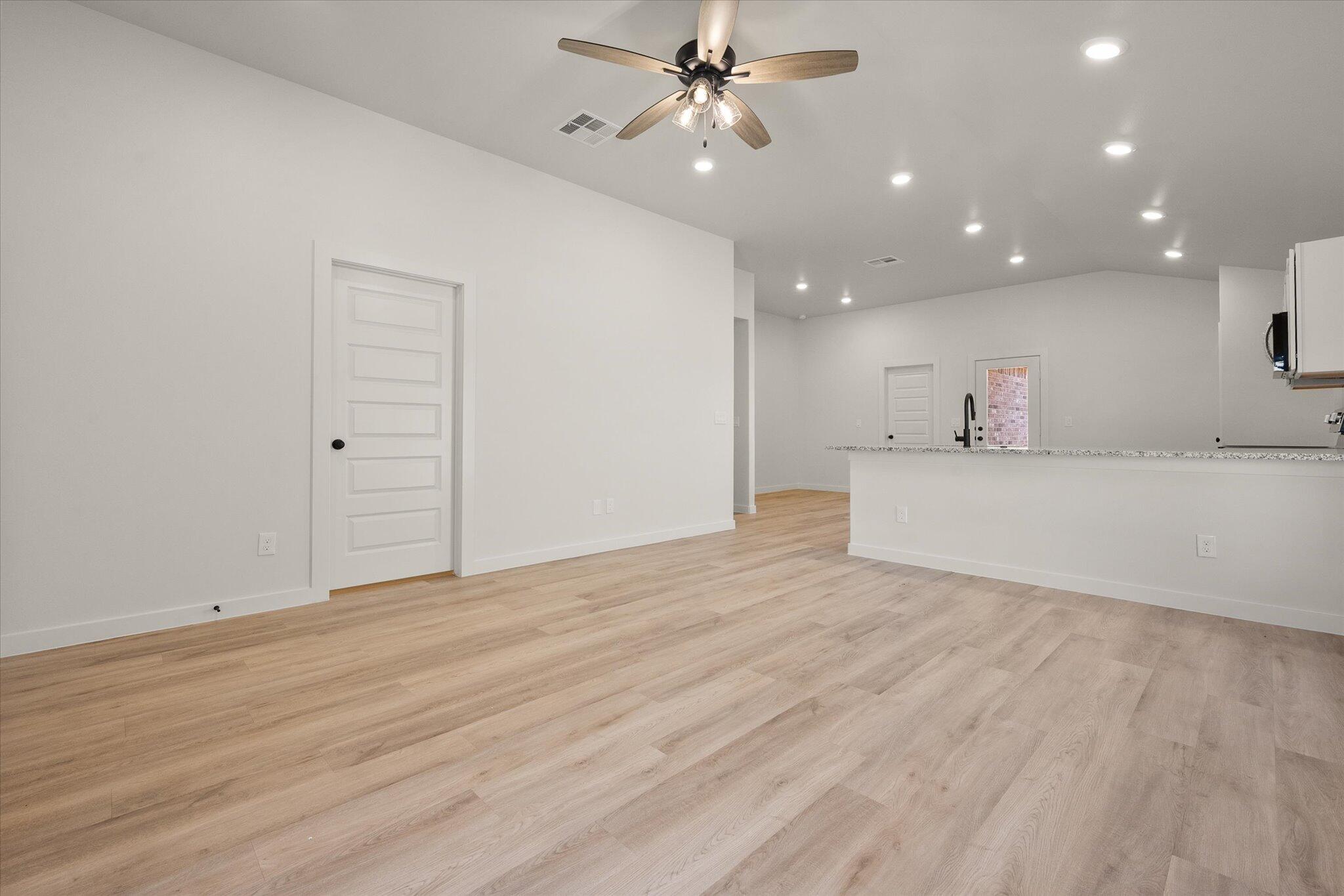 2013 Cottonwood Avenue