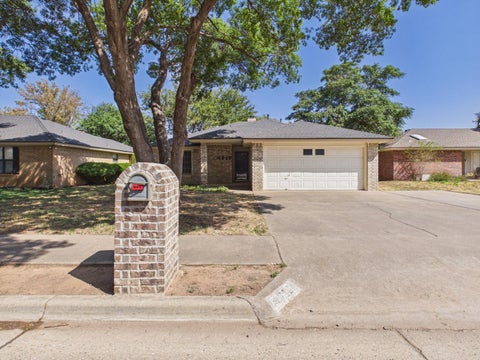 Photo of 4910 61st Street, Lubbock, TX 79414 (MLS # 202612376)