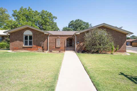 Photo of 3202 69th Street, Lubbock, TX 79413 (MLS # 202610789)