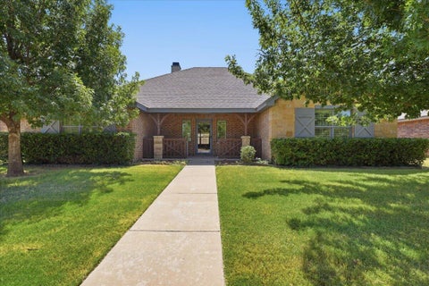Photo of 2913 111th Street, Lubbock, TX 79423 (MLS # 202612408)