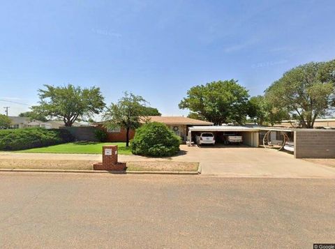 Photo of 1010 10th Street, Shallowater, TX 79363 (MLS # 202606266)