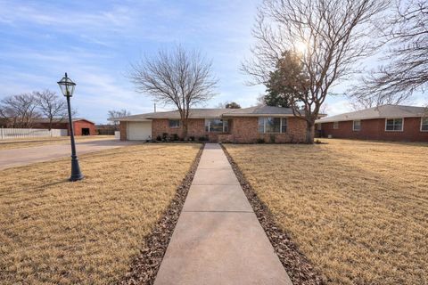 501 W 1st Street Hale Center TX 79041