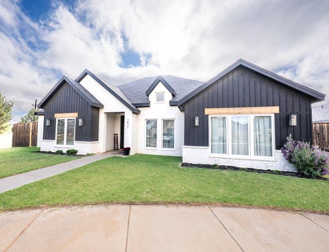 Photo of 1417 Knight Avenue, Wolfforth, TX 79382 (MLS # 202612326)