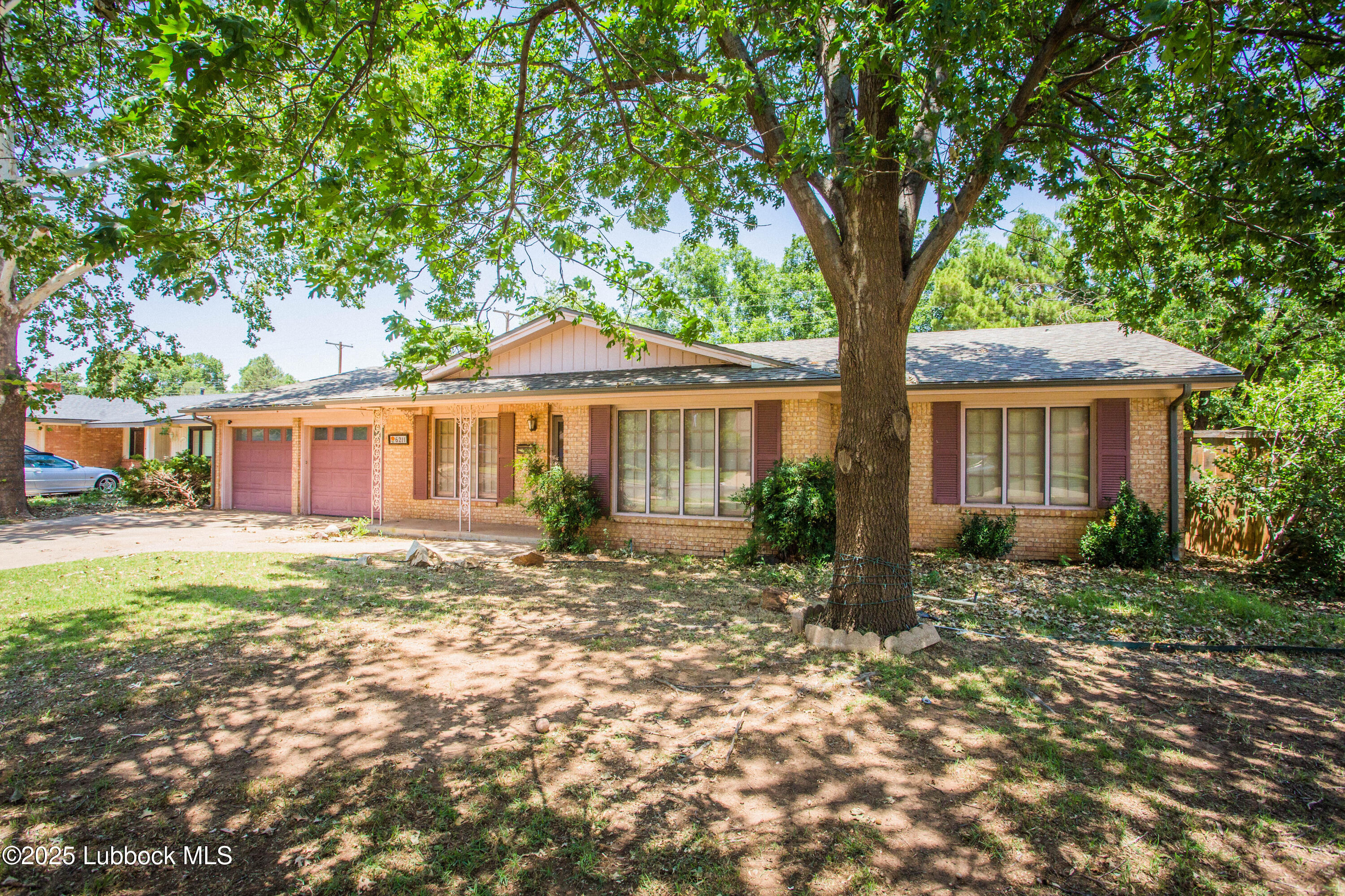 6211 Louisville Drive