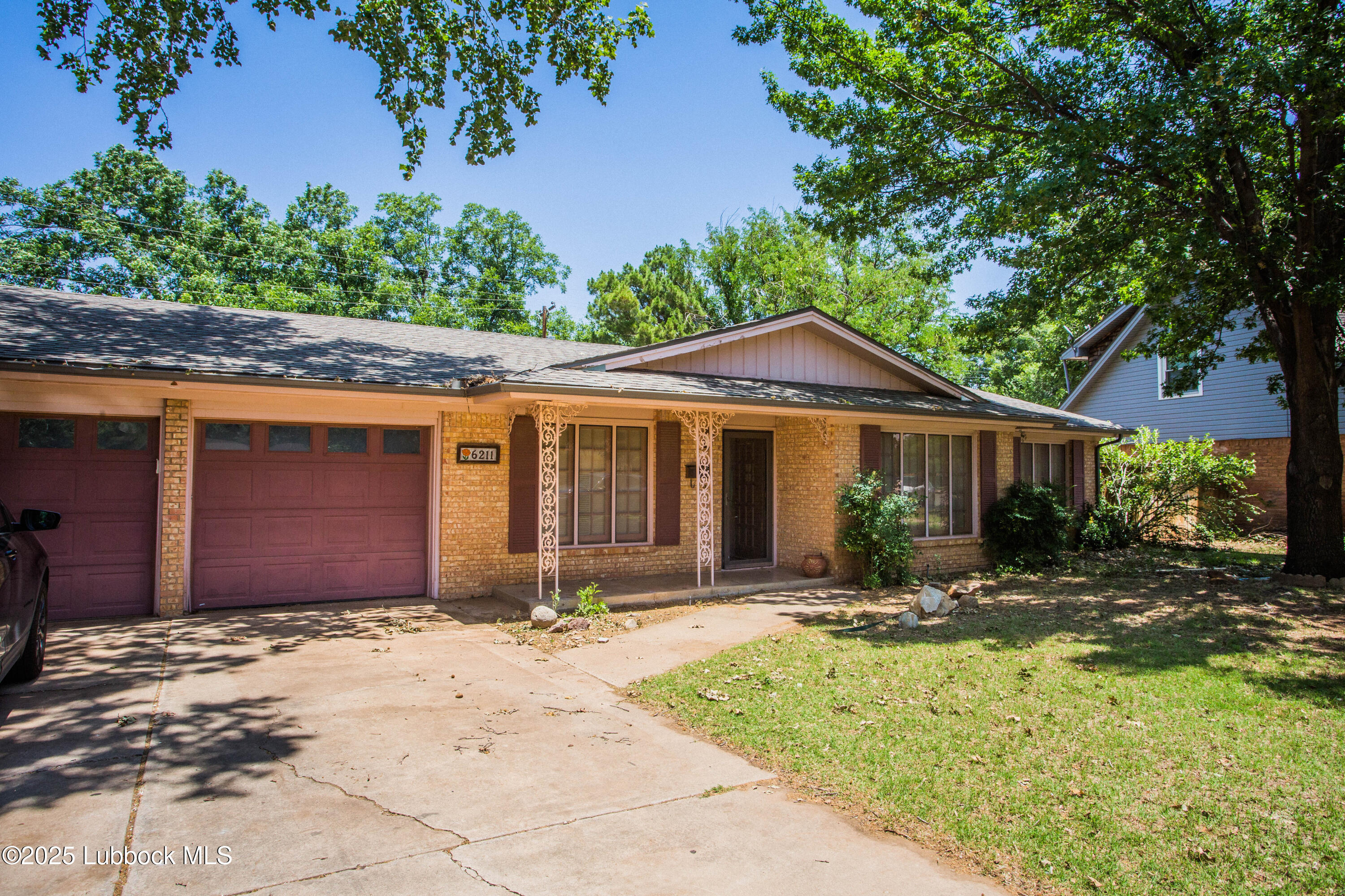 6211 Louisville Drive