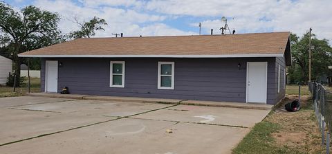 Photo of 911 E 37th Street, Lubbock, TX 79404 (MLS # 202606009)