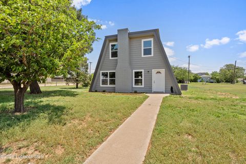 303 S Ivy Street Crosbyton TX 79322